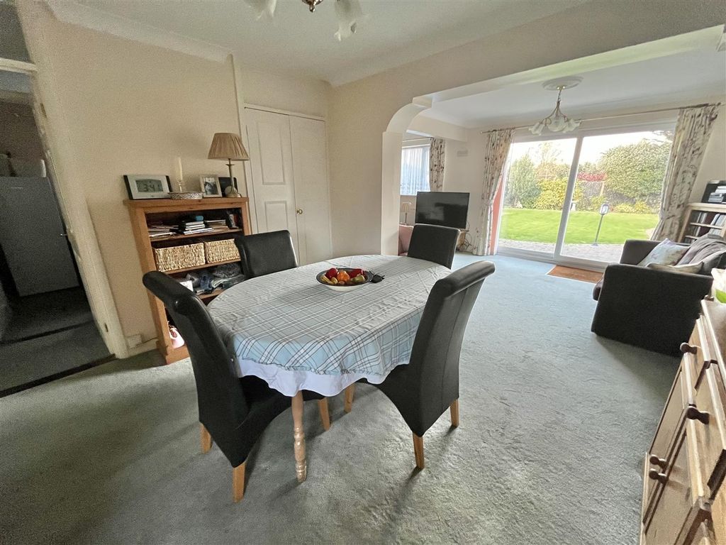 Property photo 3 of 21 Dining Room