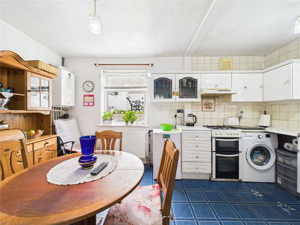 Property photo 2 of 19 Picture No. 14