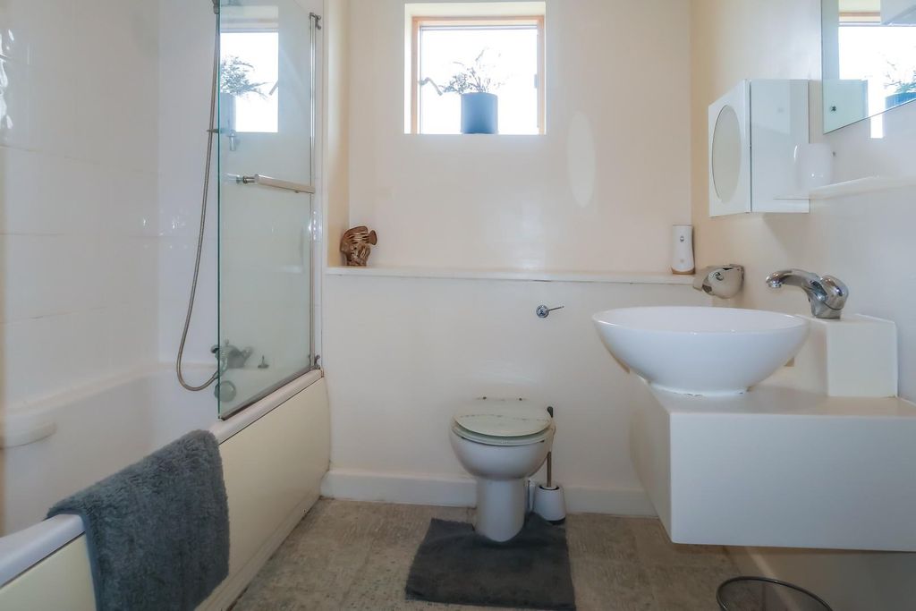 Additional image 13 of 2 bed flat for saleHenke Court, Cardiff CF10