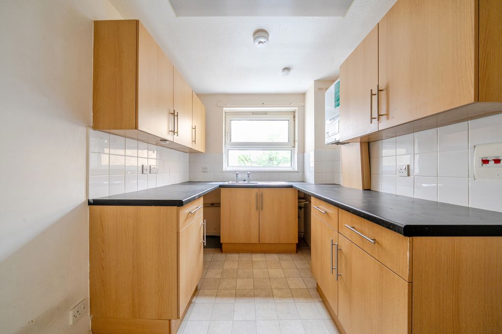 Property photo 3 of 20 Kitchen