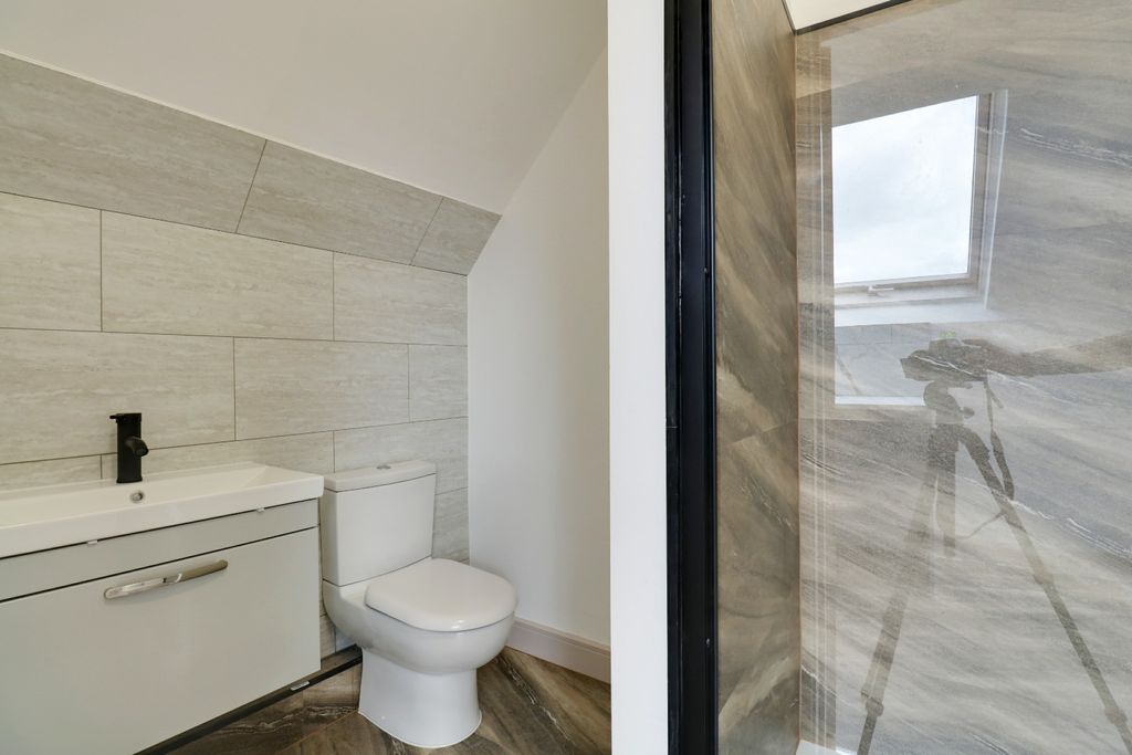 Property photo 2 of 7 5104952