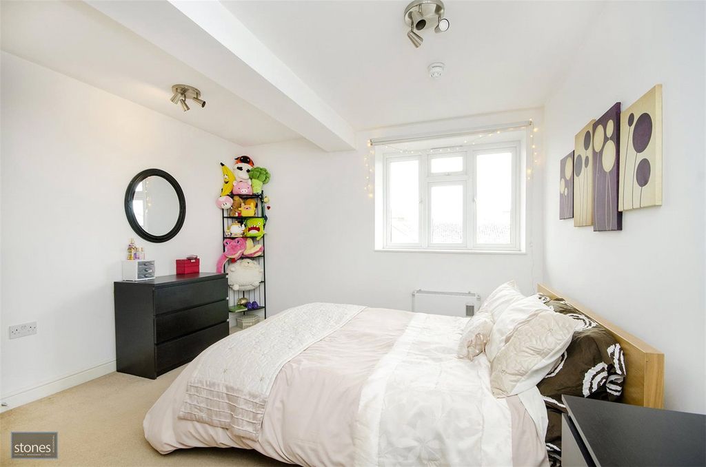 Property photo 3 of 10 Bedroom