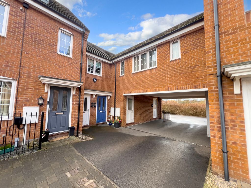 Property photo 1 of 9 Outside Front