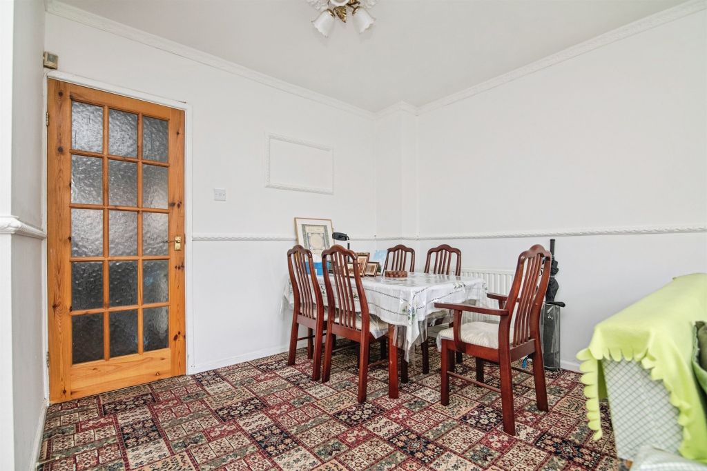 Property photo 3 of 14