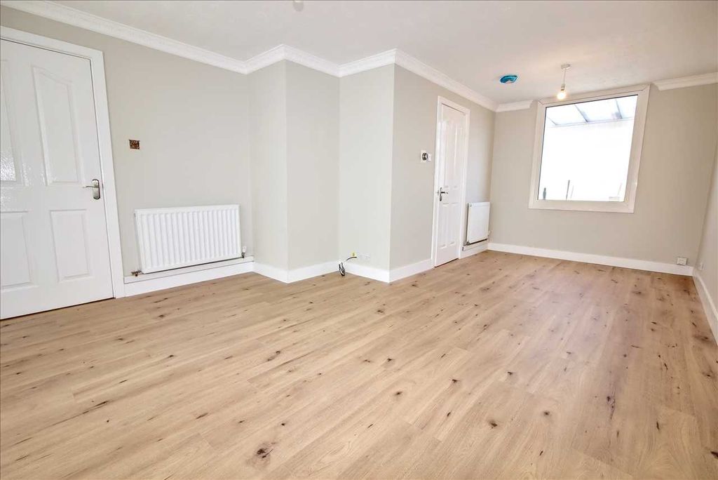 Property photo 3 of 9 Dining Area