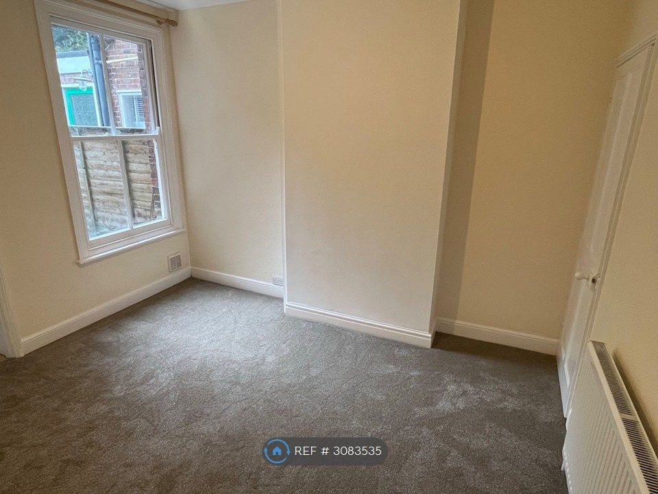 Property photo 3 of 10 Dining Room