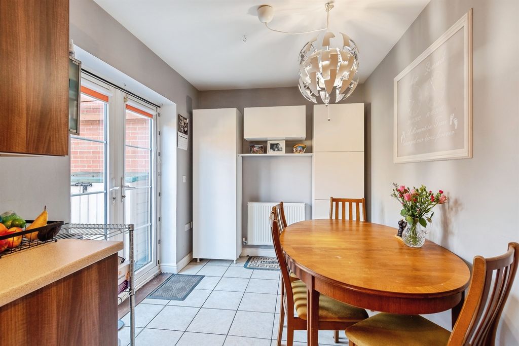 Property photo 3 of 22