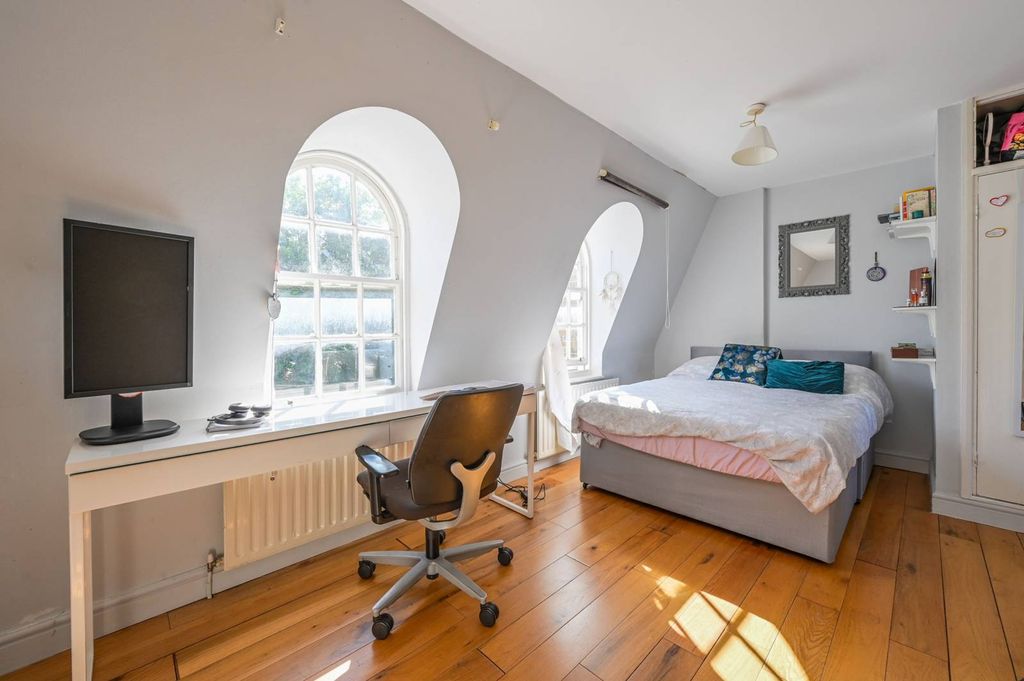 Property photo 2 of 6