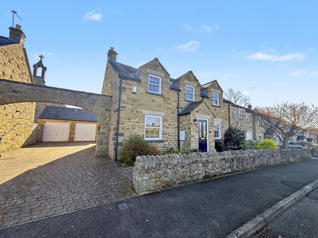 Property photo 1 of 18 Front (Exterior)