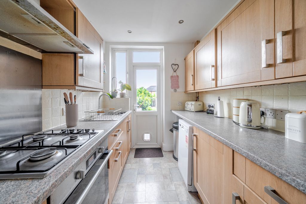 Property photo 2 of 19 Kitchen