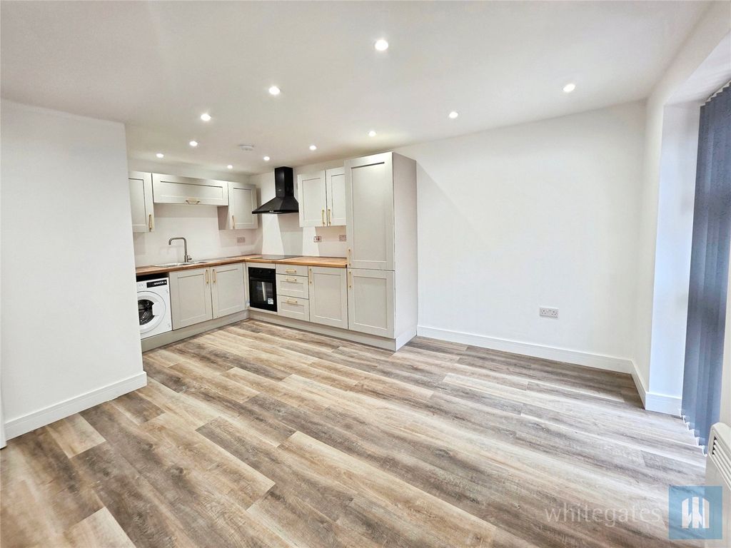 Property photo 2 of 13 Picture No. 21
