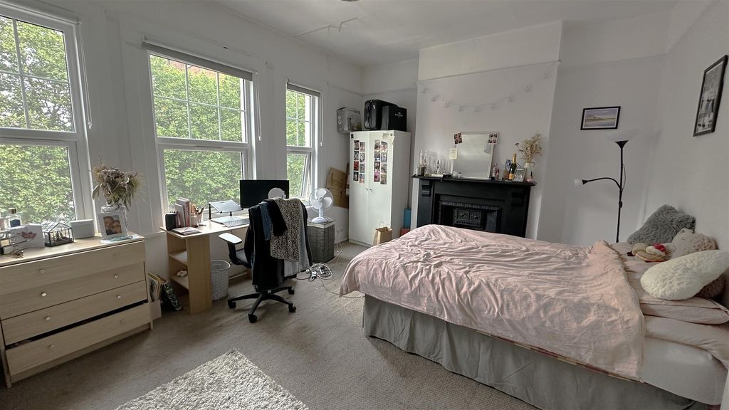 Property photo 3 of 10 Bedroom 2, Battersea Park Road, Eden Harper Sw11