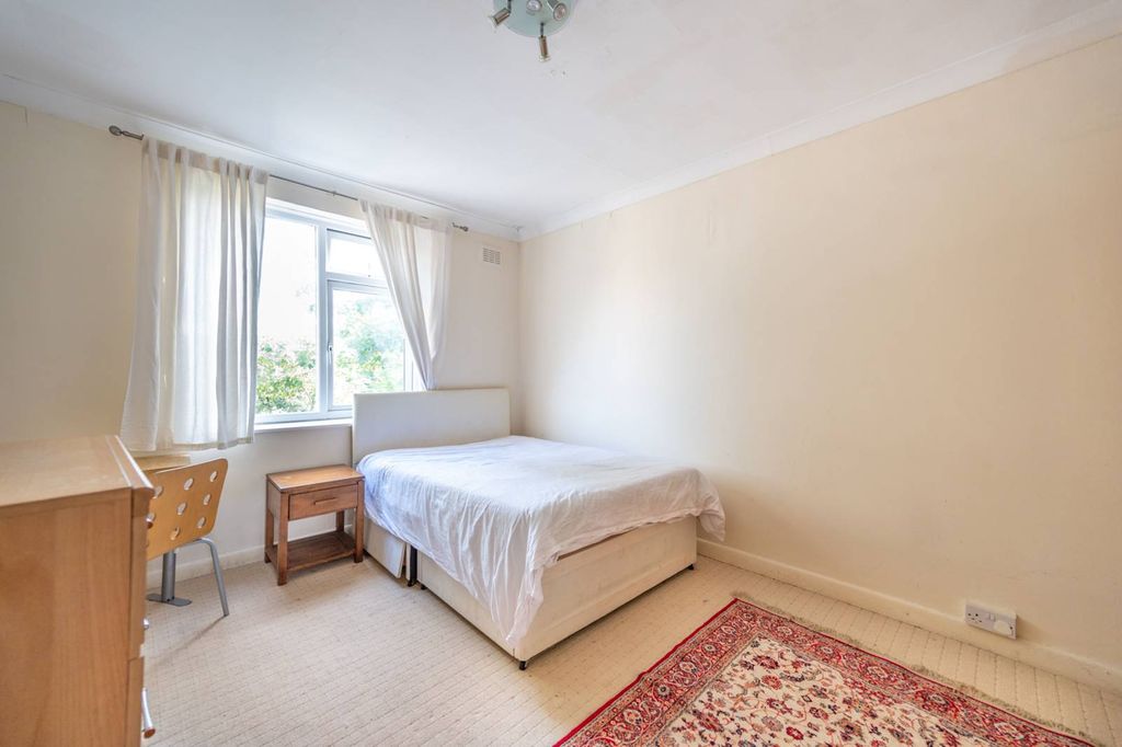 Property photo 3 of 7
