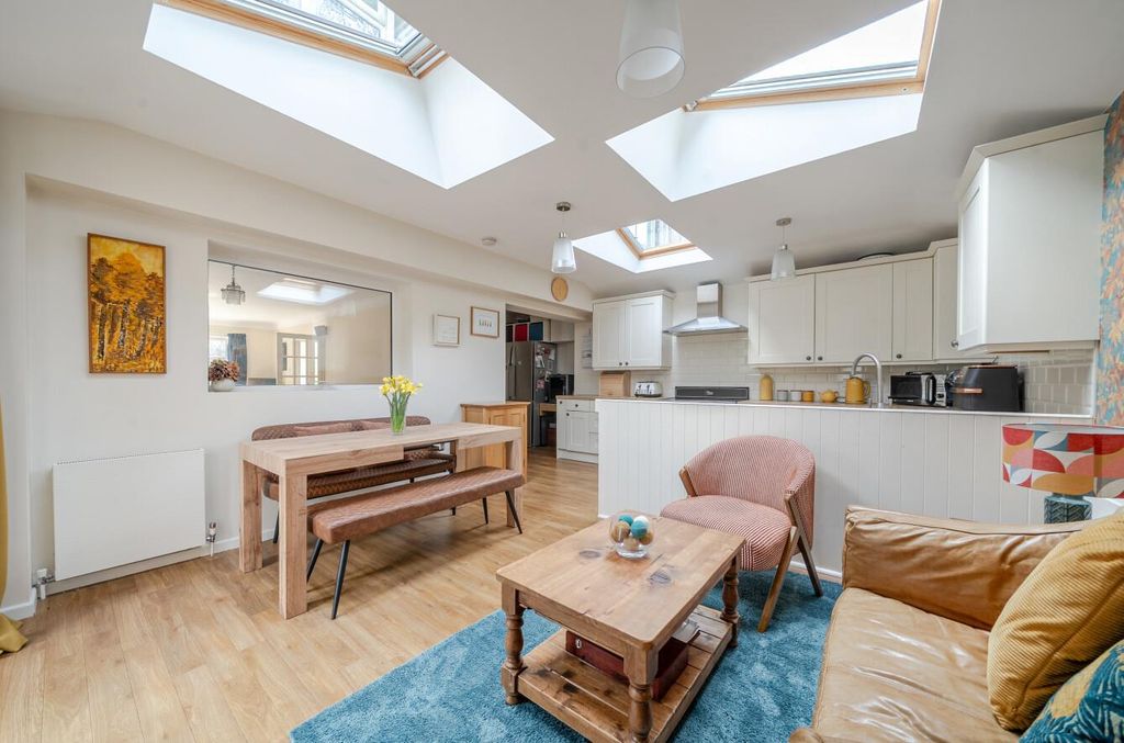 Property photo 3 of 18 Maytree Road 29 (18).Jpg