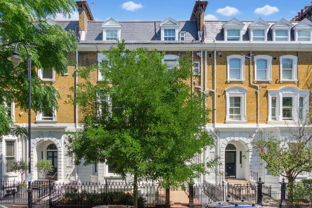 Property photo 1 of 17 Exterior