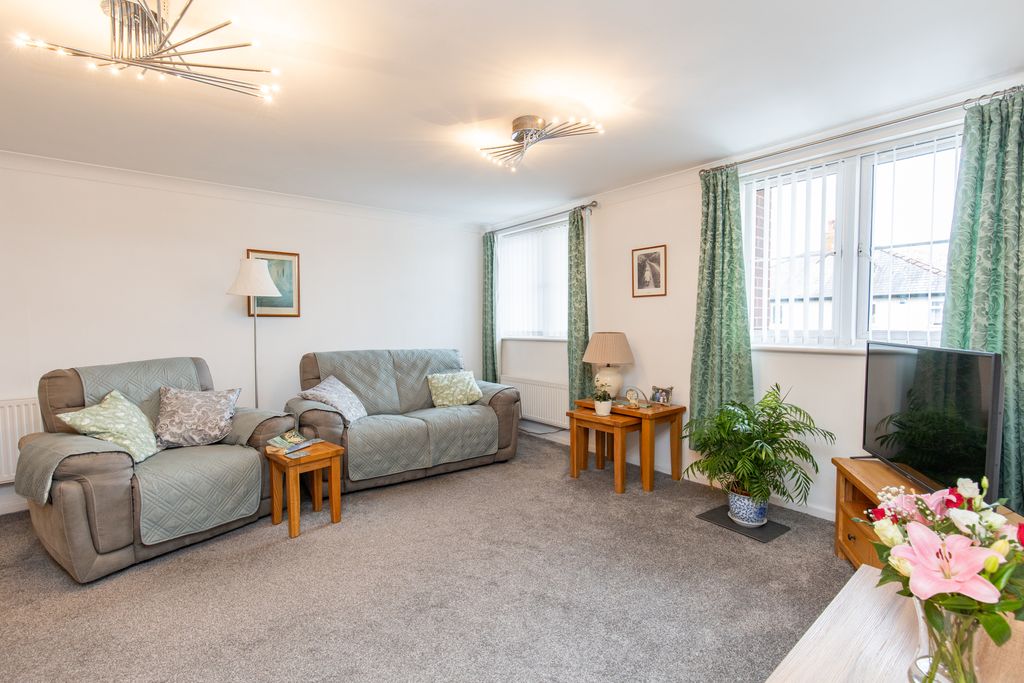 Property photo 2 of 7 Living Room