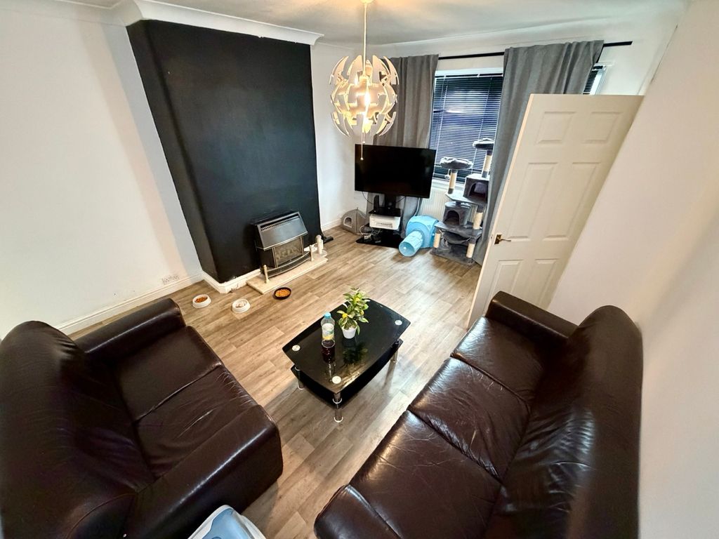Property photo 2 of 27