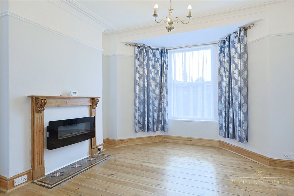 Property photo 2 of 16 4278191