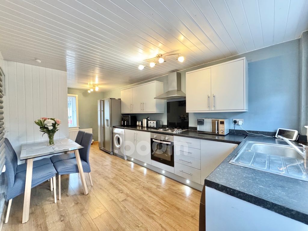 Property photo 3 of 24 Alexander Fleming Avenue, Kilbirnie Kitchen