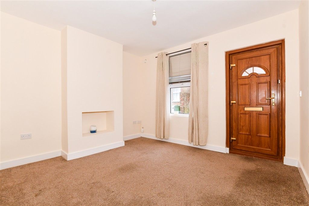 Property photo 3 of 9 Lounge