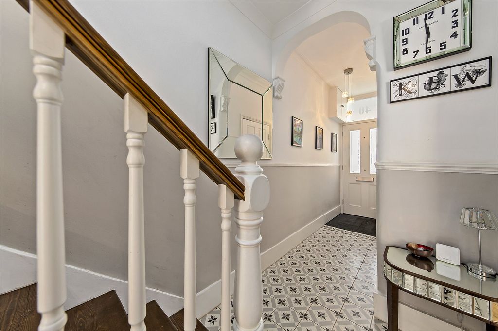 Property photo 3 of 16 Picture No. 12