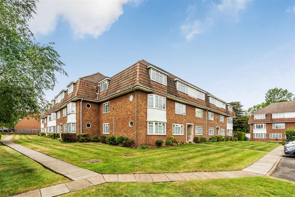 Property photo 1 of 16 15-Yardley-Court-18.Jpg