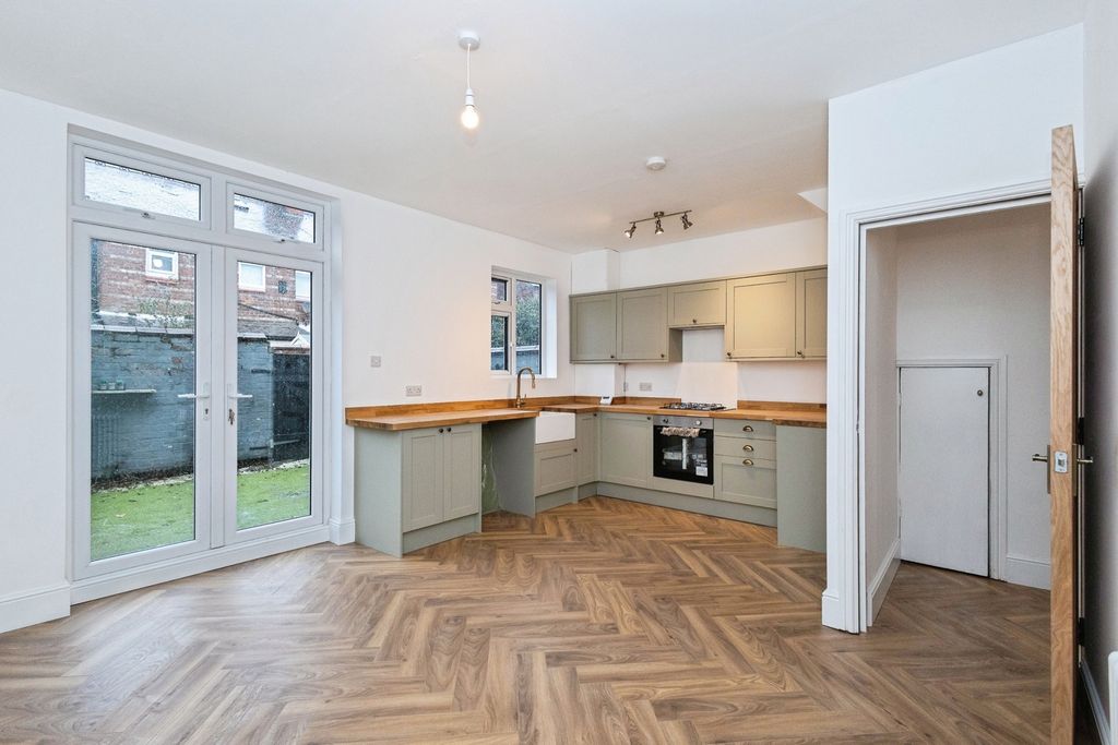 Property photo 3 of 14 Pbox-Img.Jpg