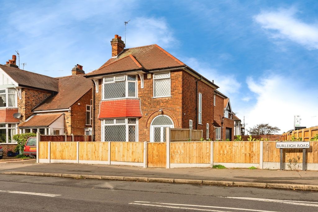 Property photo 1 of 18 Photo