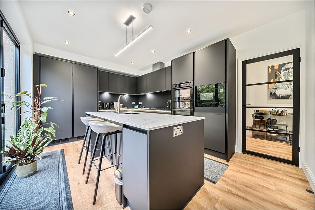 Property photo 2 of 34 Kitchen