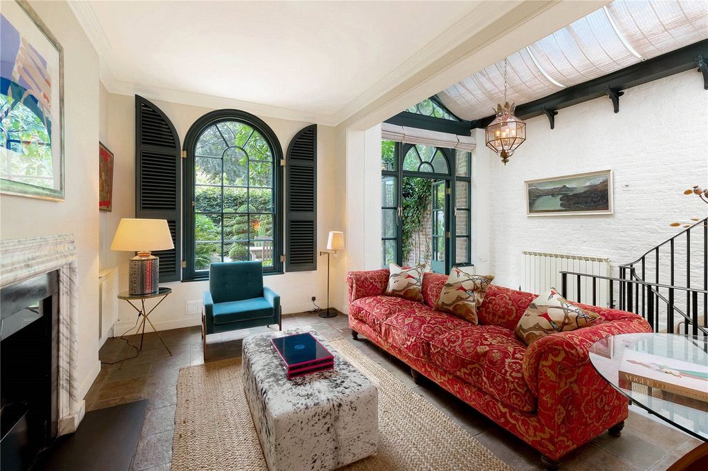Property photo 1 of 15 Sitting Room