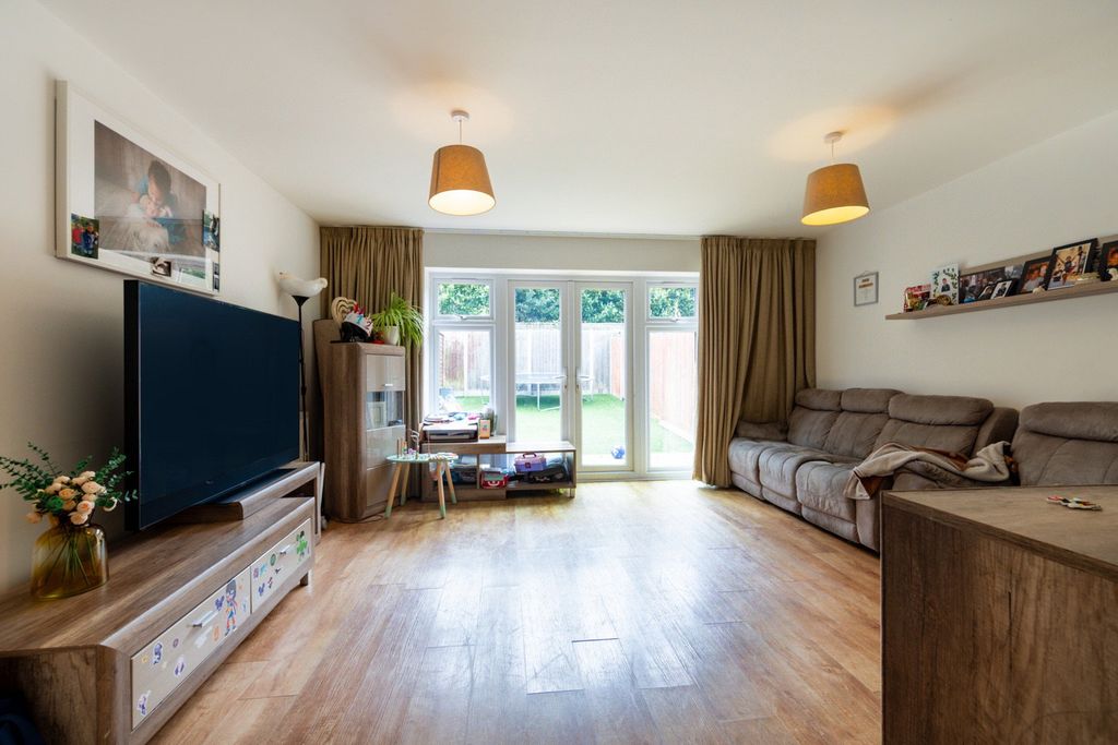 Property photo 3 of 9