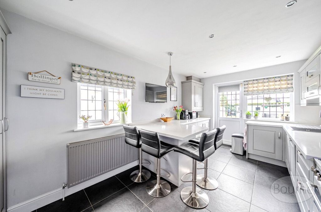 Property photo 2 of 19 Picture No. 08