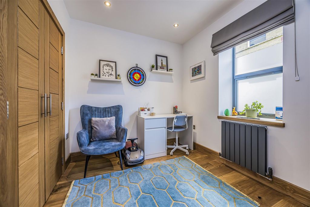 Additional image 24 of 4 bed town house for saleWykeham Place, Fareham PO16