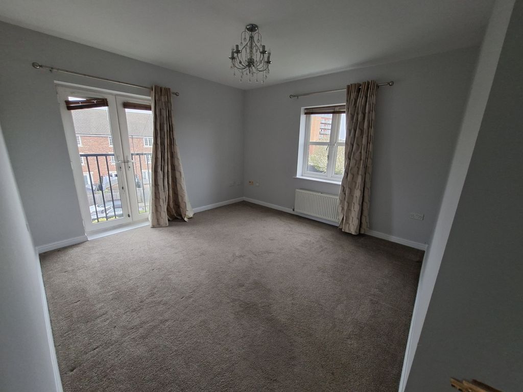 Property photo 3 of 8 Gallery