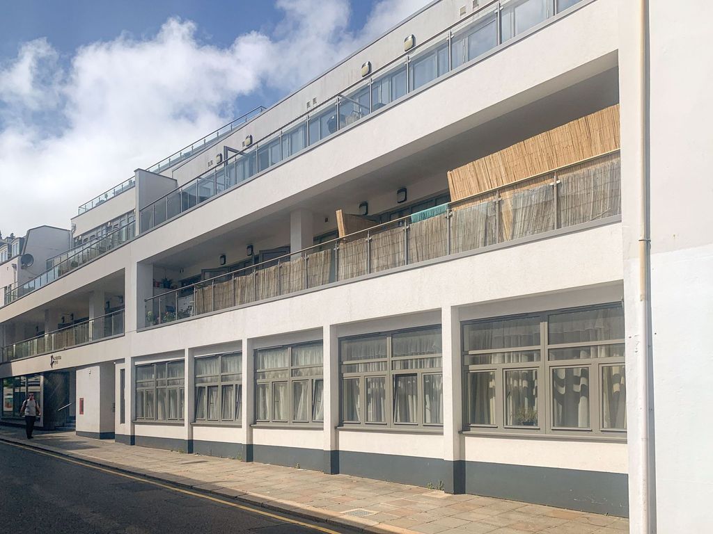 Property photo 1 of 9 Photo 9