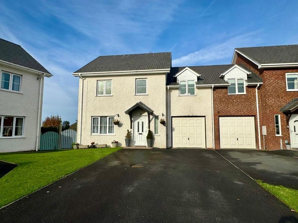 Property photo 1 of 28