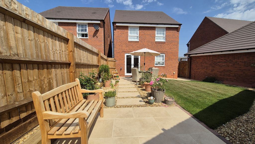 Property photo 1 of 31