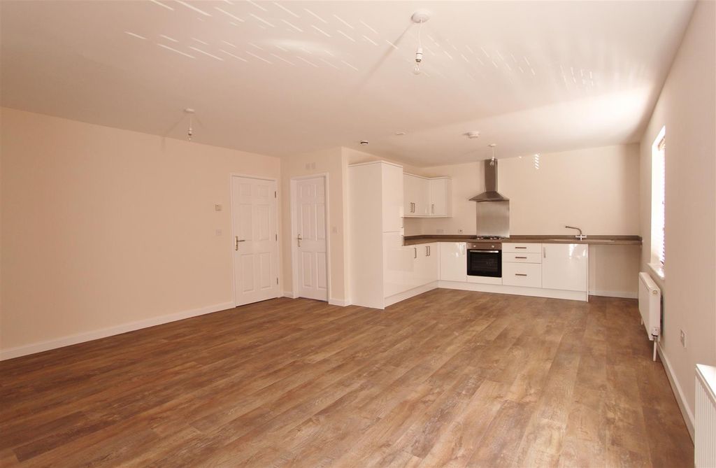Property photo 1 of 9 Kitchen