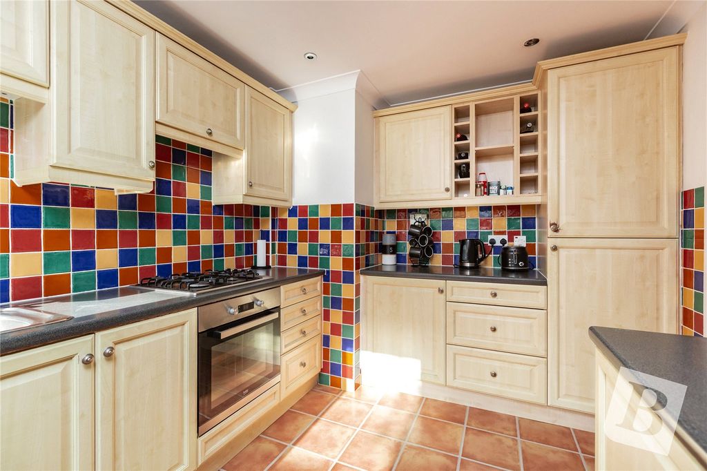 Property photo 2 of 9 Kitchen