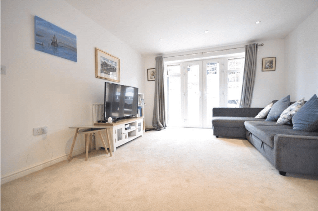 Property photo 3 of 6