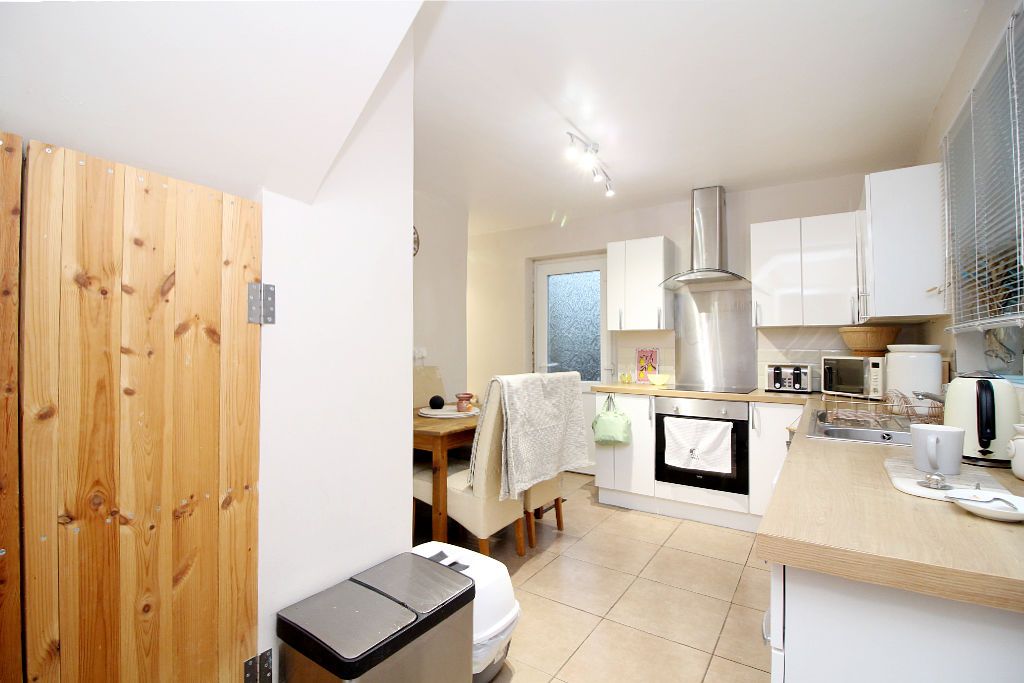 Property photo 2 of 16 Kitchen