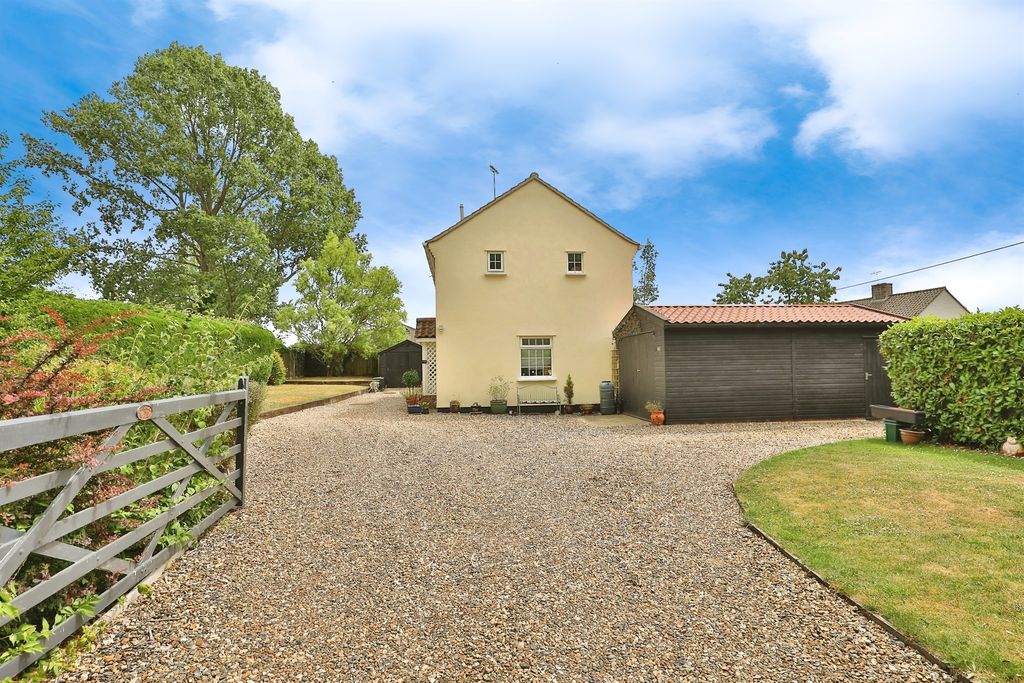 Property photo 2 of 20