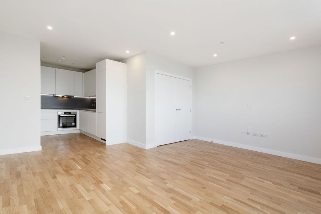 Property photo 1 of 13 Living_Room