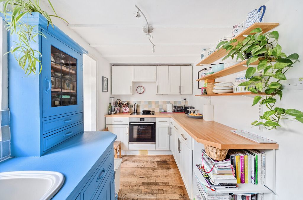 Property photo 2 of 12 Kitchen