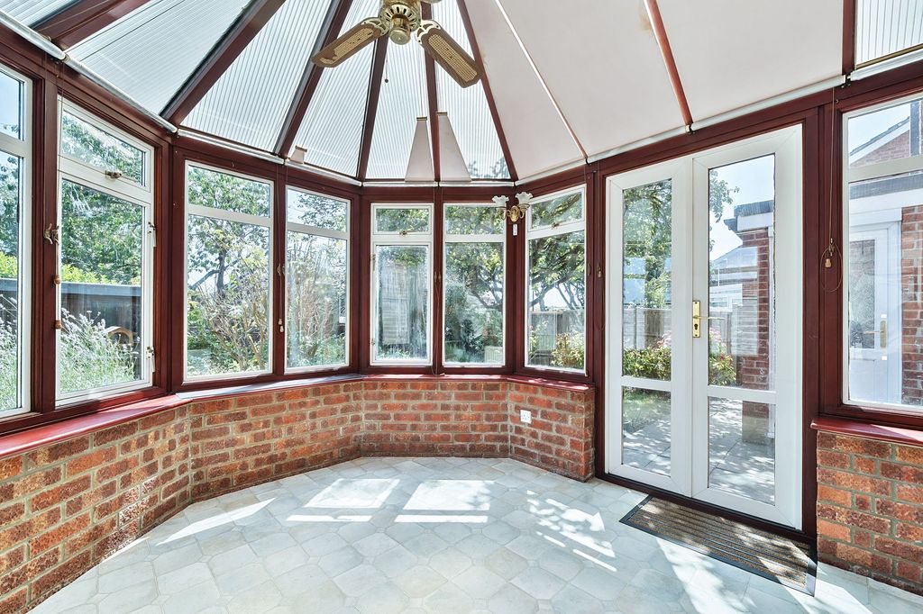 Property photo 3 of 12 Conservatory