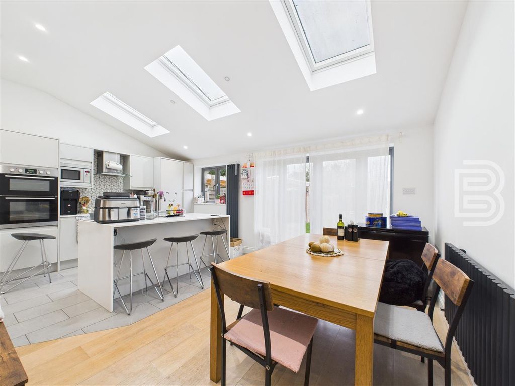 Property photo 2 of 27 Cam05587G0-Pr0084-Still019.Jpg