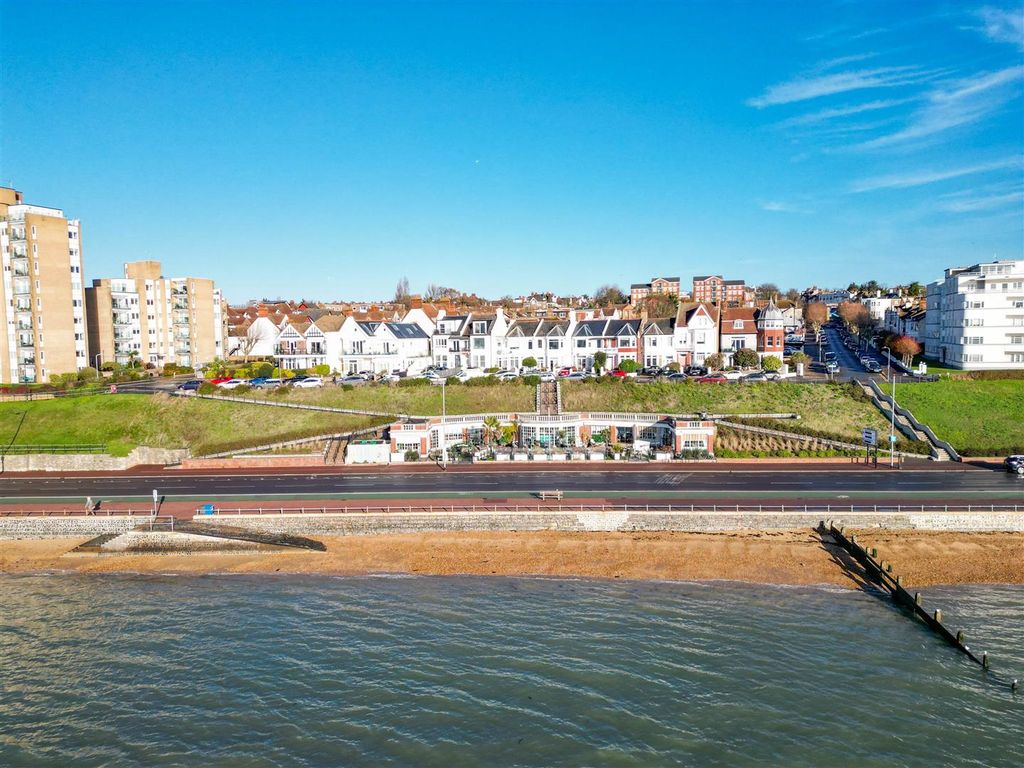 Property photo 1 of 21 Front