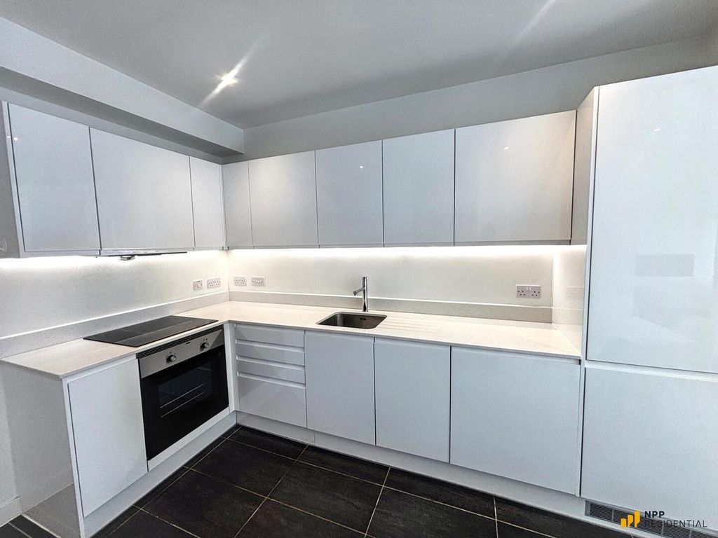 Property photo 3 of 13 Kitchen