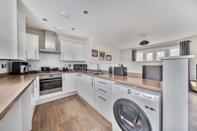 Property photo 2 of 17 Kitchen