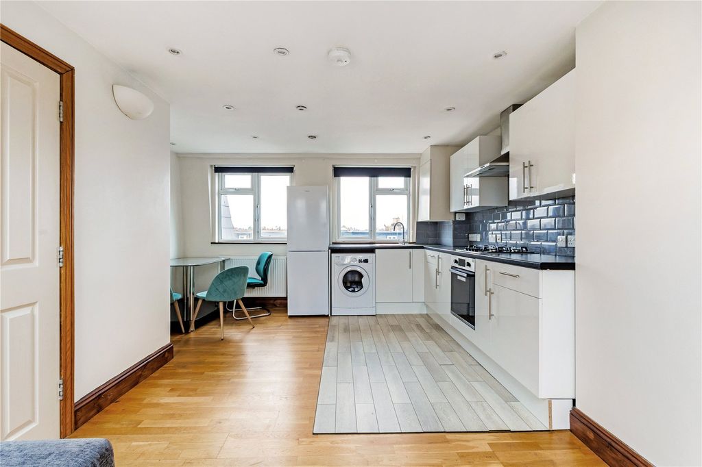 Property photo 3 of 10 Picture No. 06